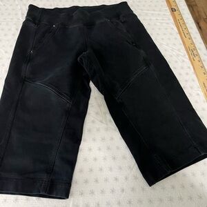 Lululemon Black Capri Leggings